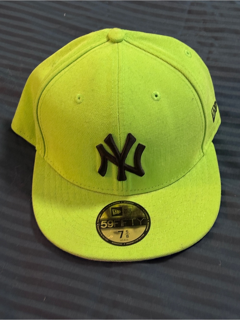 Men’s 59 fifty Neon Green New York Yankees Fitted Hat 7 5/8”